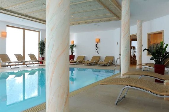 Hallenbad nach hinten