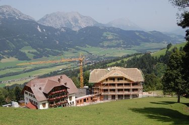 10. Juli - der Dachstuhl ist fertig