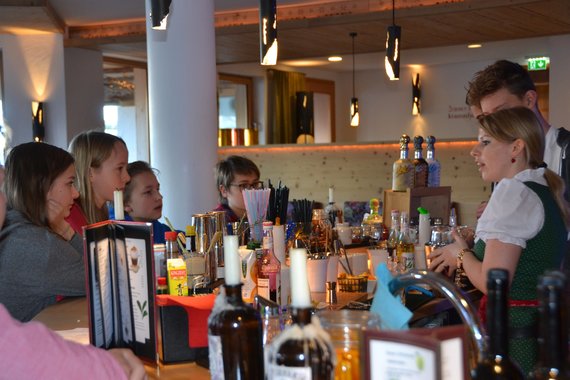 Cocktail mixen in unserer Hausbar