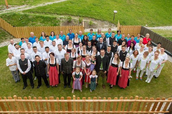 Familie_Höflehner_und_Team