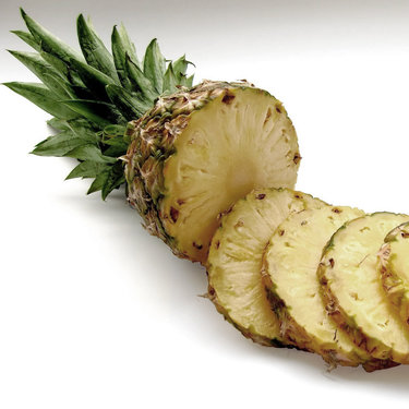 pineapple-636562_1920