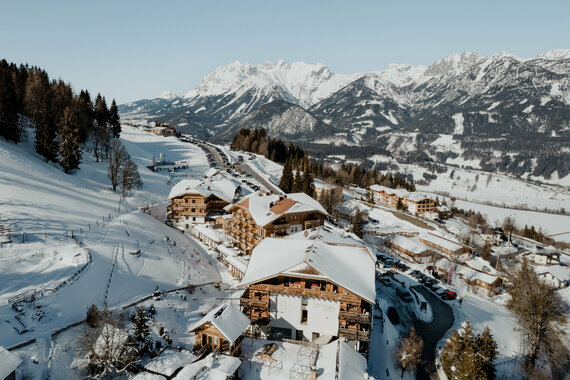 Winterpanorama mit dem Dachstein