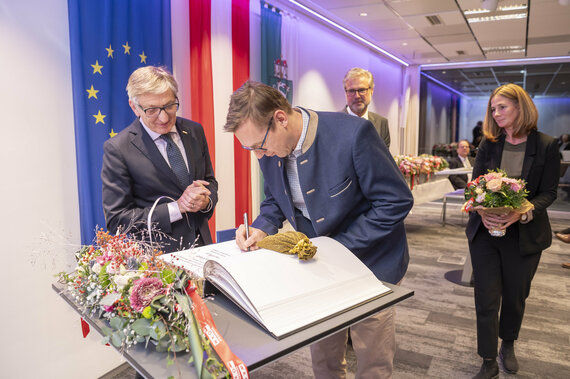 Ausgezeichneter Lehrbetrieb (c) WKO - Foto Fischer