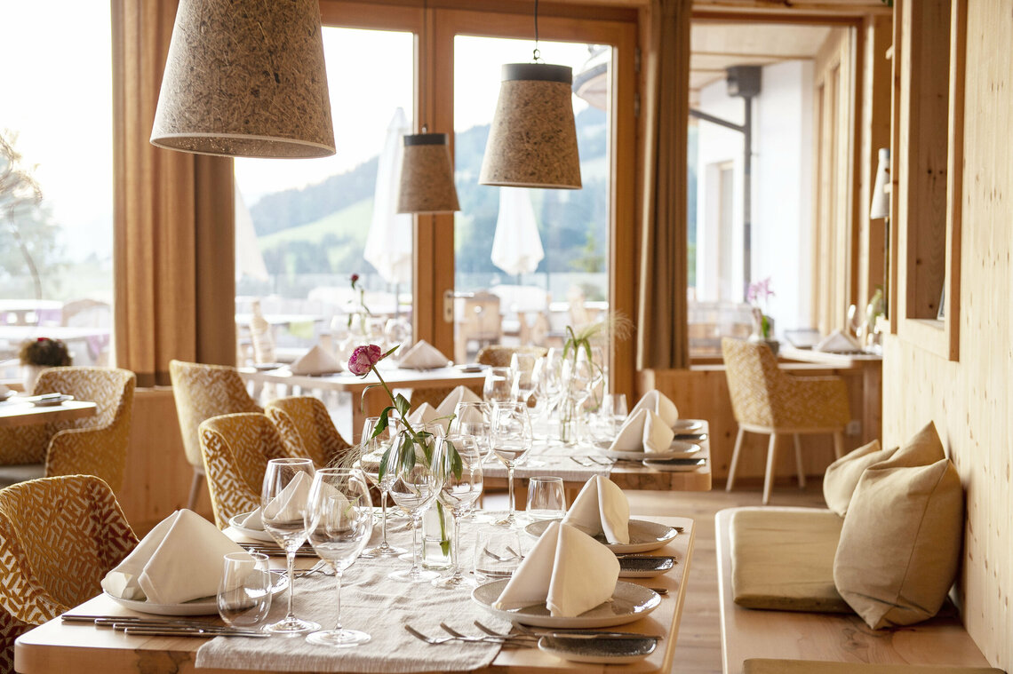 Fine Dining Restaurant H1117