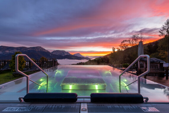 Infinity Whirlpool